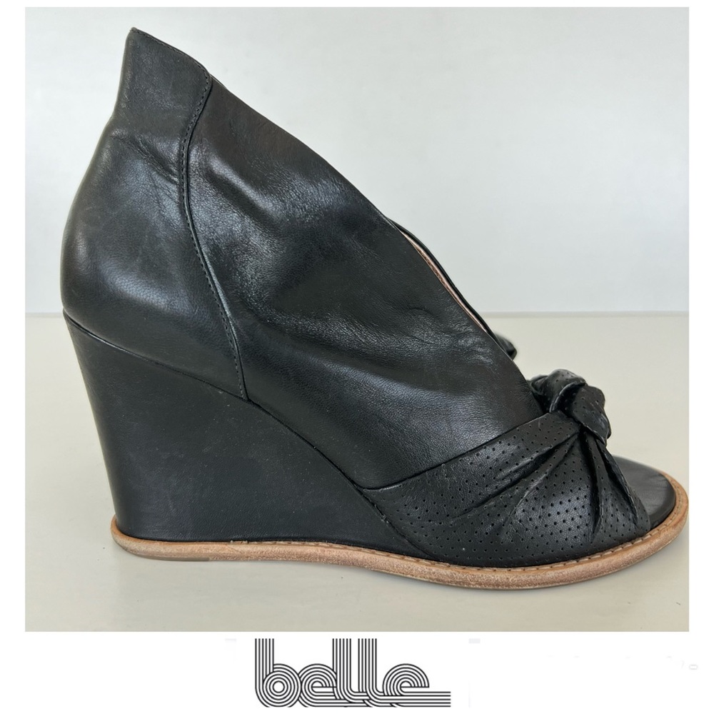 ♦️SOLD♦️BELLE SIGERSON MORRISON Black Leather Slip On Peep Toe Booties Heel Wedg - Picture 1 of 10
